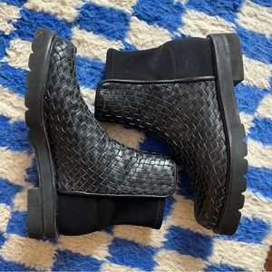 Stuart Weitzman 5050 Lift Bootie